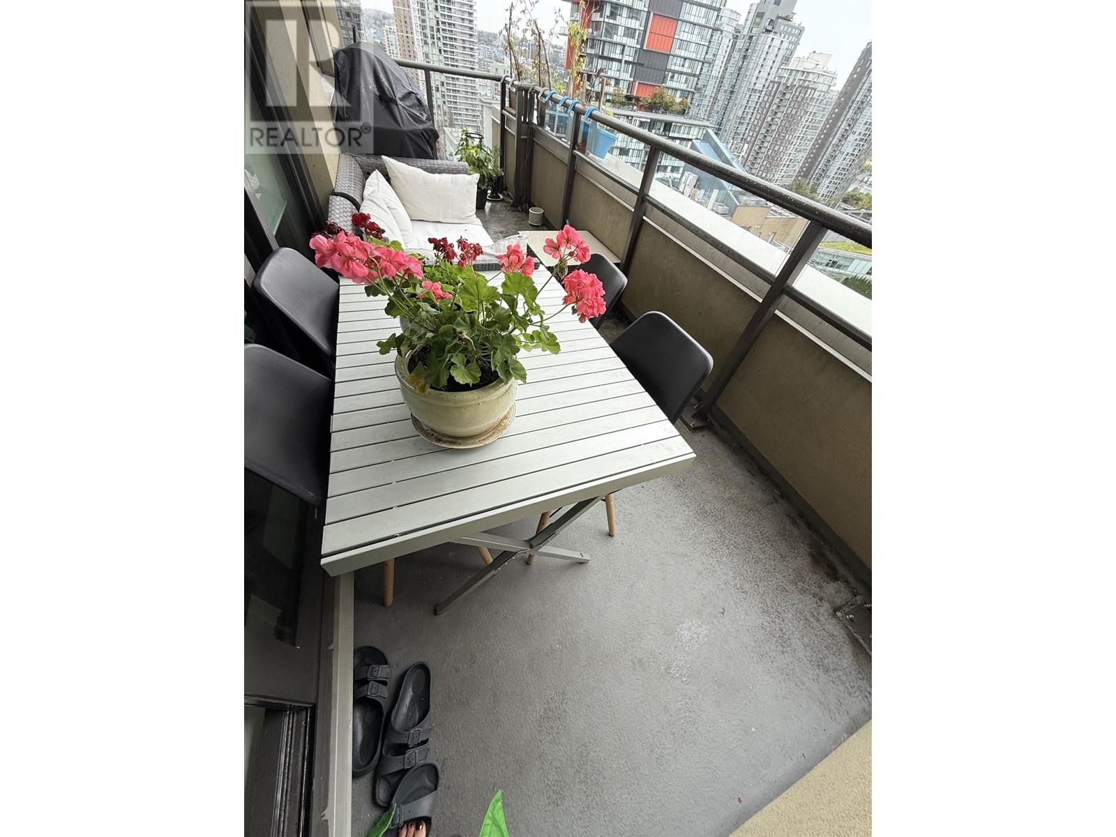 Listing Picture 21 of 26 : 1705 789 DRAKE STREET, Vancouver / 溫哥華 - 魯藝地產 Yvonne Lu Group - MLS Medallion Club Member