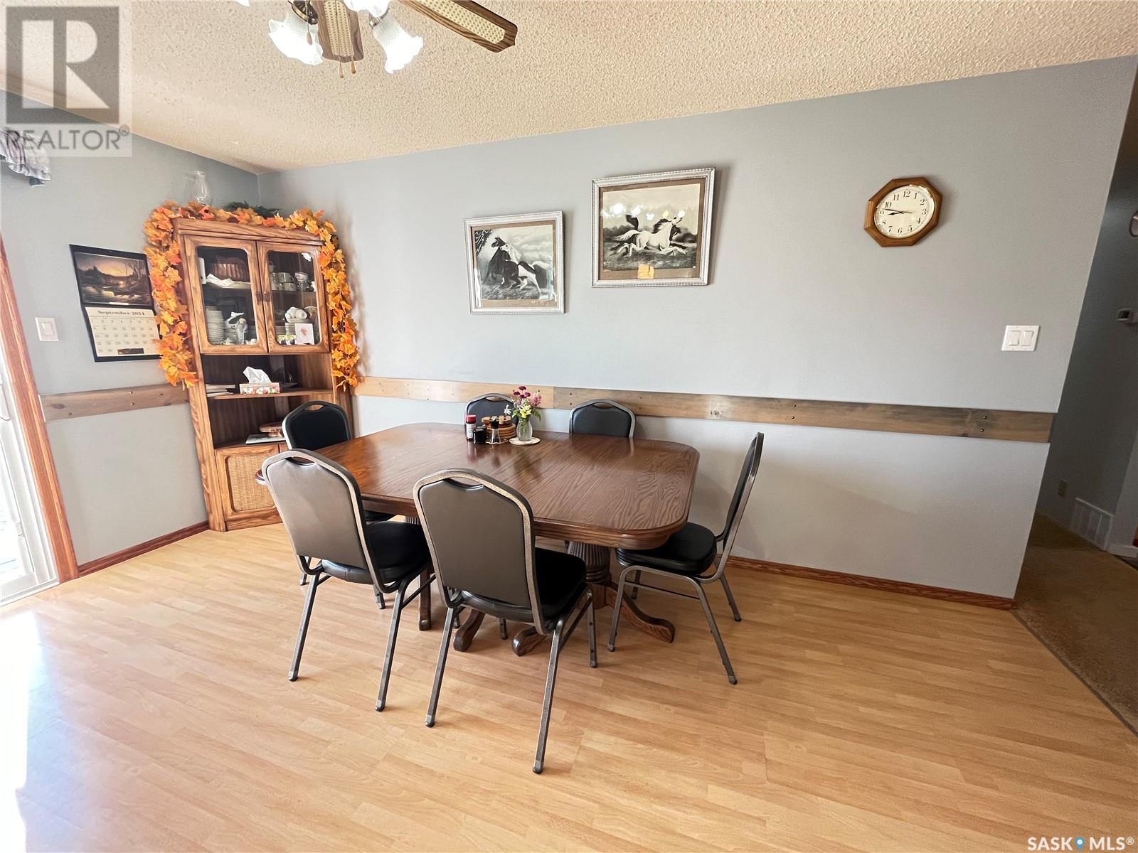 620 Griffin Street, Maple Creek, Saskatchewan  S0N 1N0 - Photo 8 - SK984942