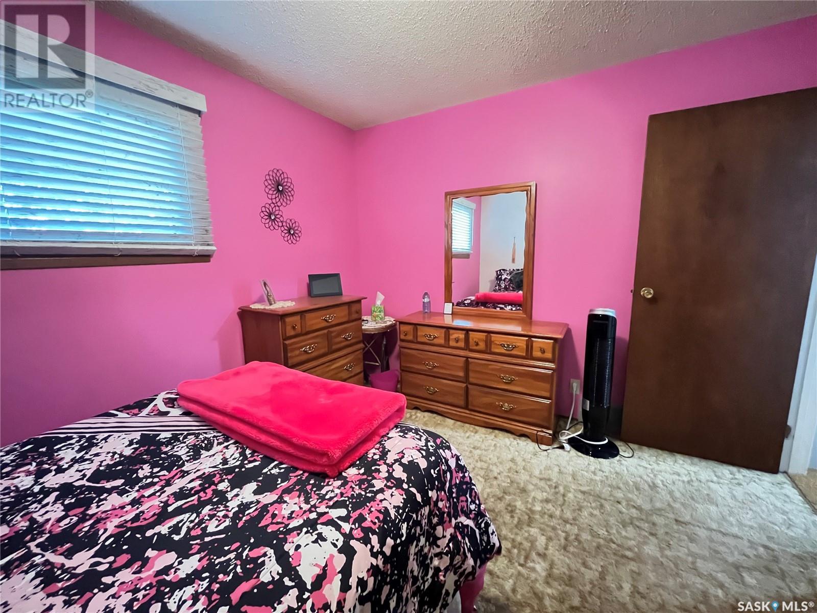 620 Griffin Street, Maple Creek, Saskatchewan  S0N 1N0 - Photo 17 - SK984942