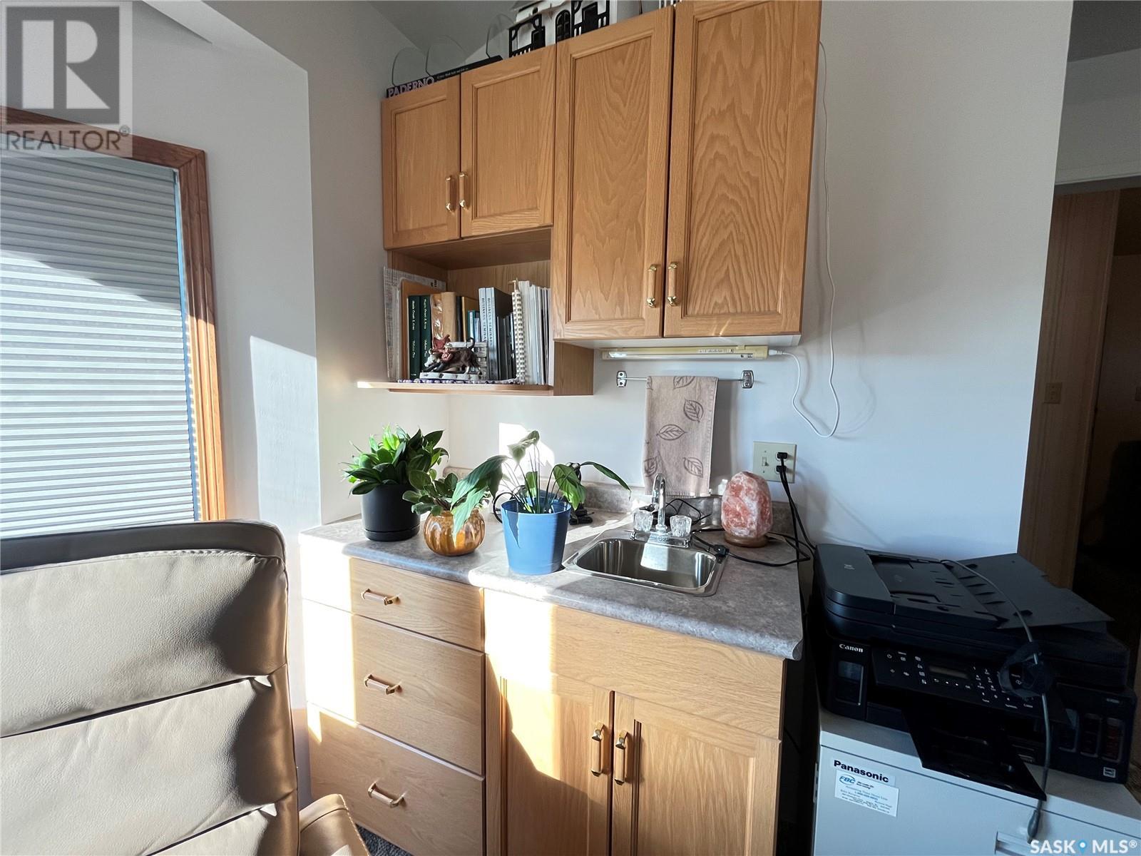 620 Griffin Street, Maple Creek, Saskatchewan  S0N 1N0 - Photo 26 - SK984942