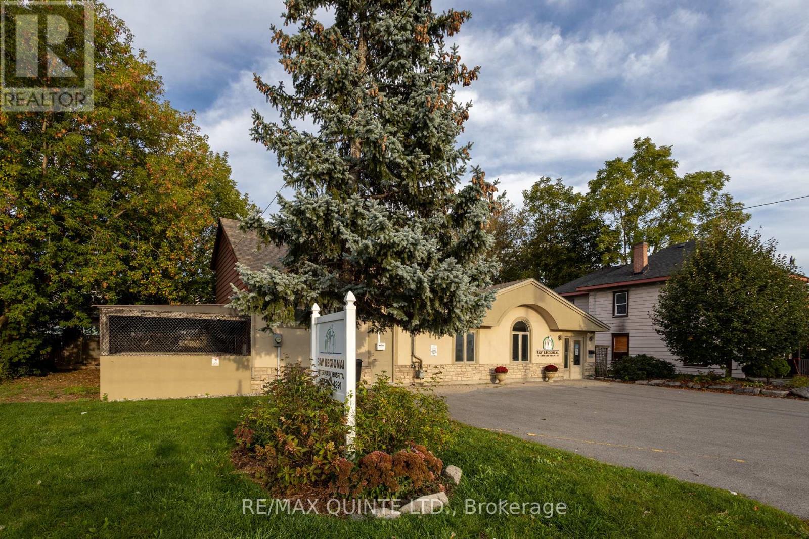 437 Bleecker Avenue, Belleville (Belleville Ward), Ontario  K8N 3W2 - Photo 4 - X9376448