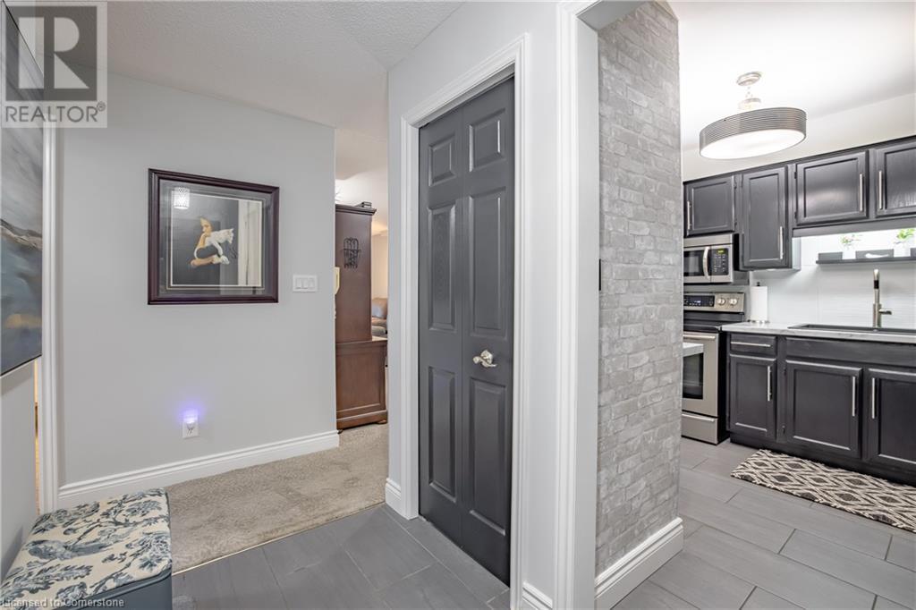 159 Lake Street Unit# 202, St. Catharines, Ontario  L2R 5Y6 - Photo 5 - 40656114