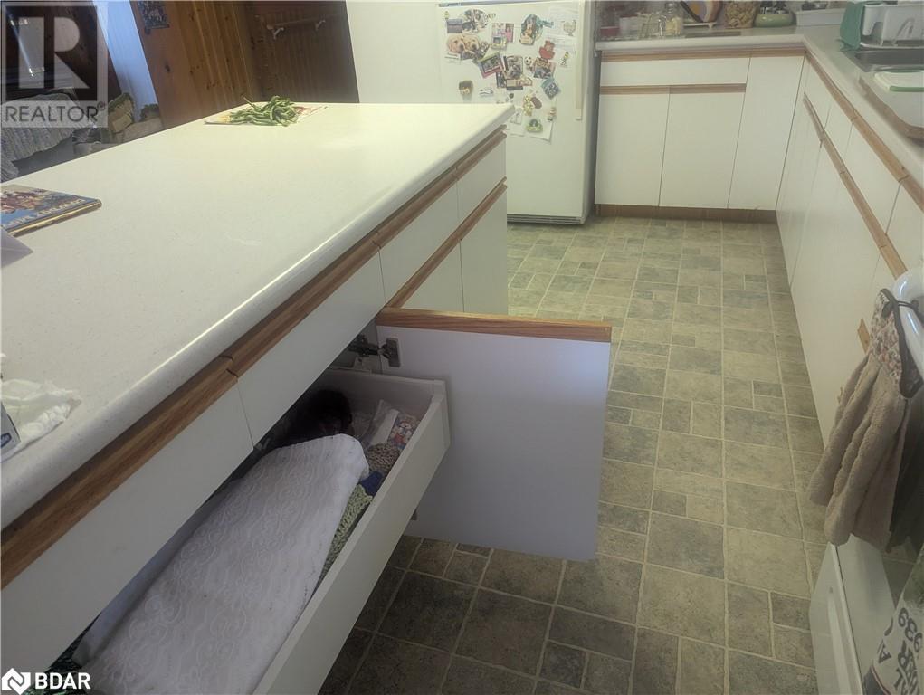 8 Elmwood Court, Innisfil, Ontario  L0L 1L0 - Photo 7 - 40604624