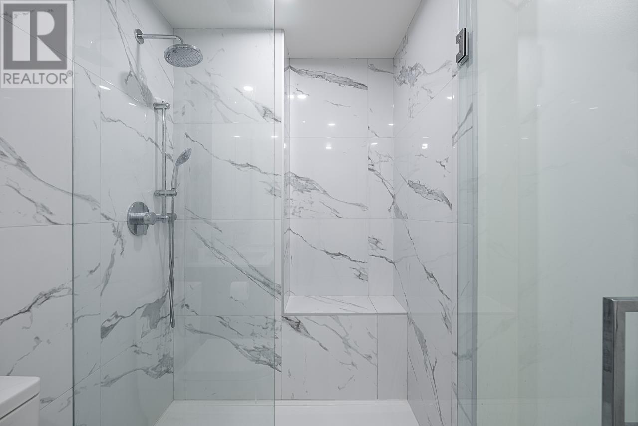 2108 200 KLAHANIE COURT