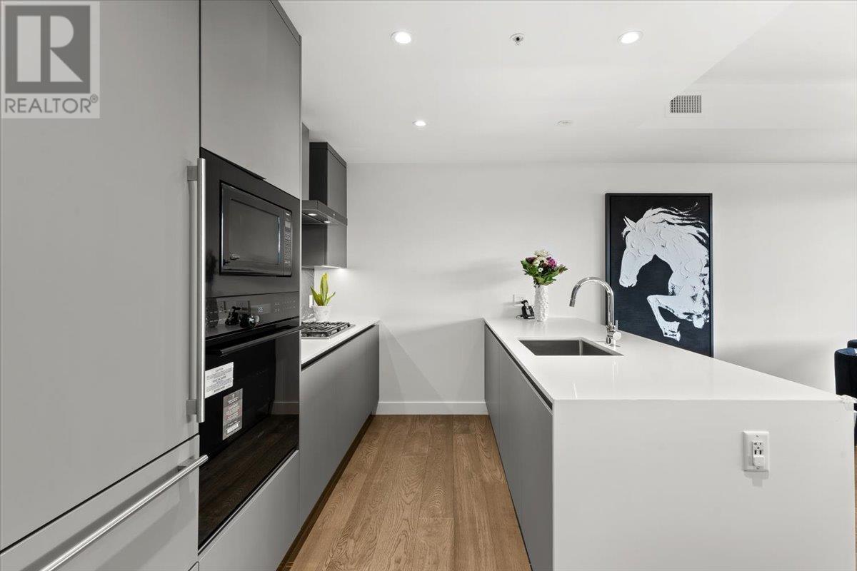 Listing Picture 12 of 30 : 304 717 W 17TH AVENUE, Vancouver / 溫哥華 - 魯藝地產 Yvonne Lu Group - MLS Medallion Club Member