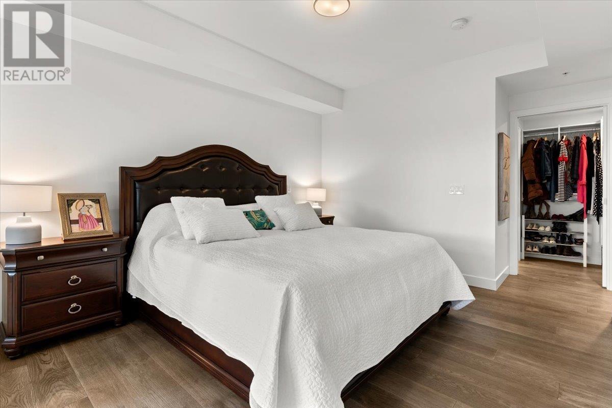 Listing Picture 16 of 30 : 304 717 W 17TH AVENUE, Vancouver / 溫哥華 - 魯藝地產 Yvonne Lu Group - MLS Medallion Club Member