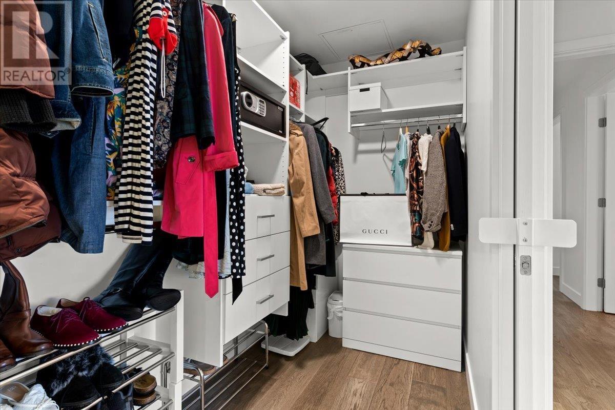 Listing Picture 19 of 30 : 304 717 W 17TH AVENUE, Vancouver / 溫哥華 - 魯藝地產 Yvonne Lu Group - MLS Medallion Club Member