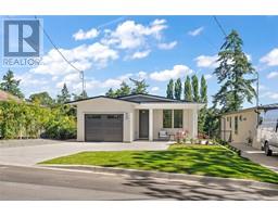 950 Tulip Ave, saanich, British Columbia