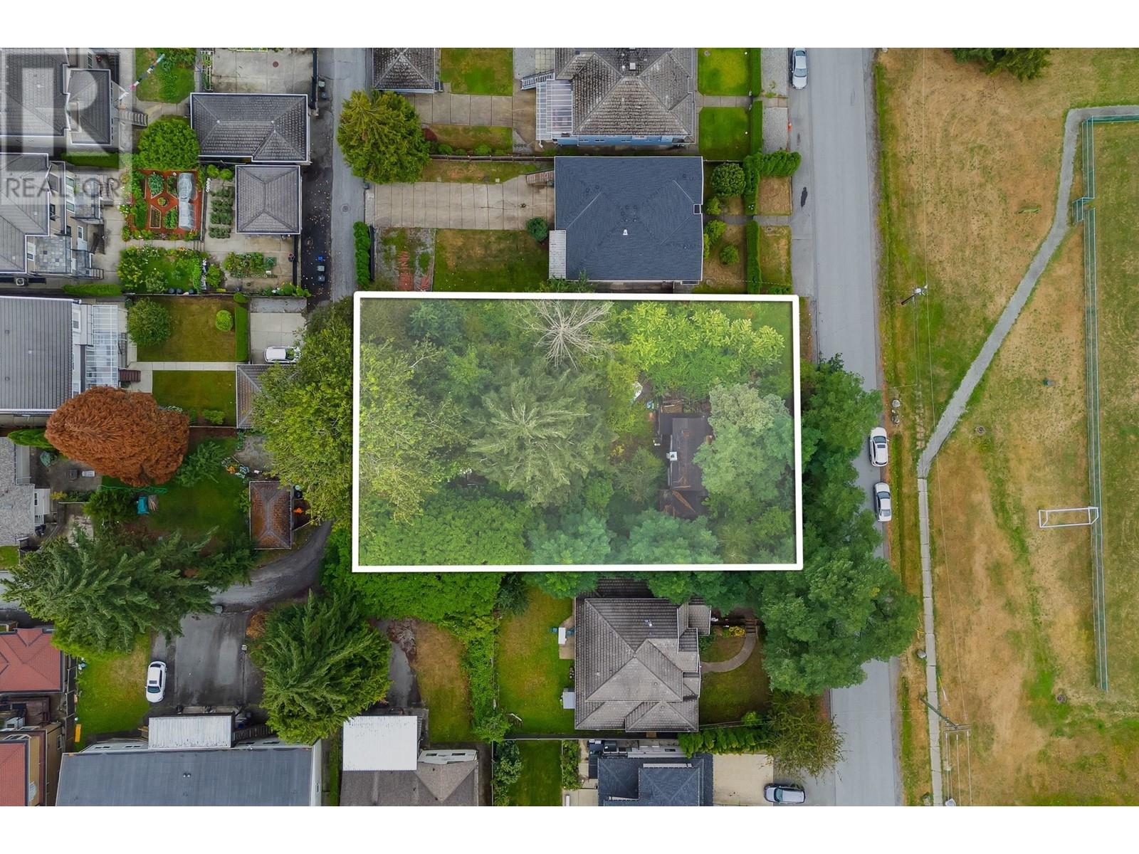 6339 Dufferin Avenue, Burnaby, British Columbia  V5H 3S9 - Photo 1 - R2931298