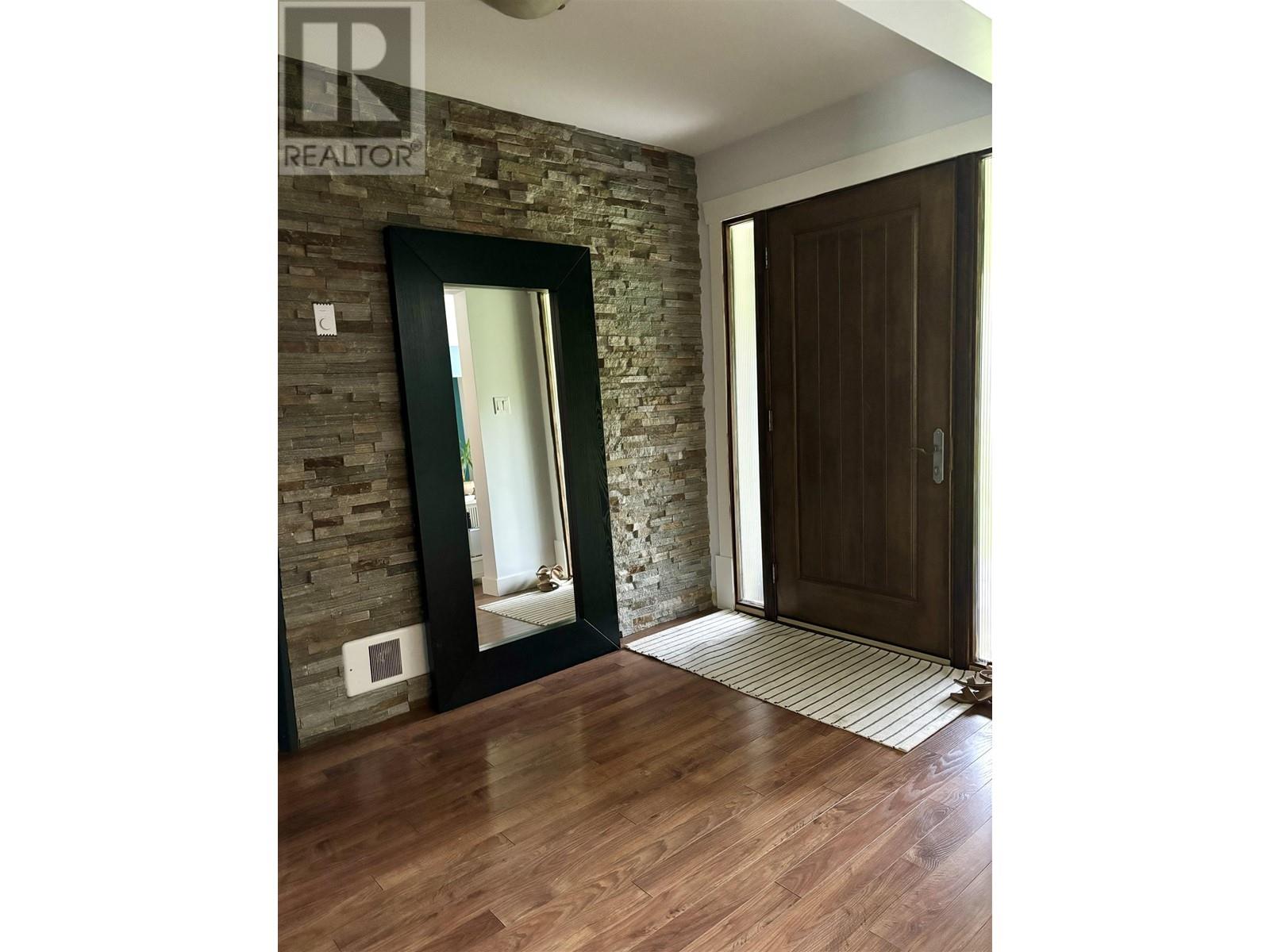 Property at 26 BLUEBERRY AVENUE image 4