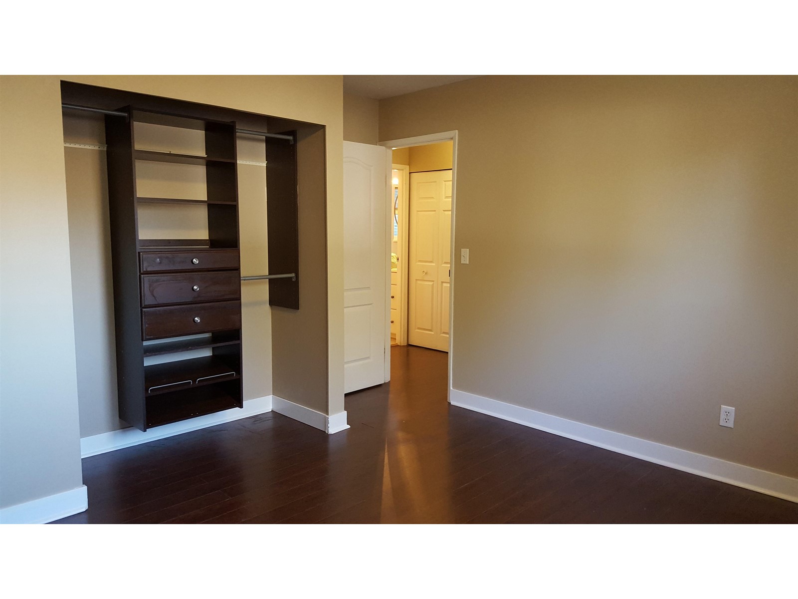 15118 91a Avenue, Surrey, British Columbia  V3R 6X1 - Photo 3 - R2931072