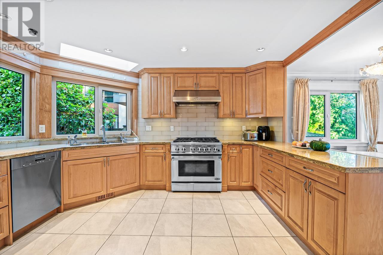1361 Mathers Avenue, West Vancouver, British Columbia  V7T 2G5 - Photo 6 - R2909656