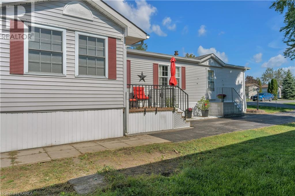 17 Elm Street, Napanee, Ontario  K7R 0E9 - Photo 4 - 40656142