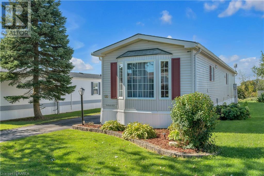 17 Elm Street, Napanee, Ontario  K7R 0E9 - Photo 2 - 40656142