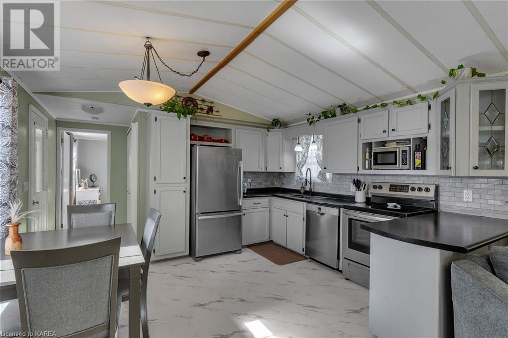 17 Elm Street, Napanee, Ontario  K7R 0E9 - Photo 9 - 40656142