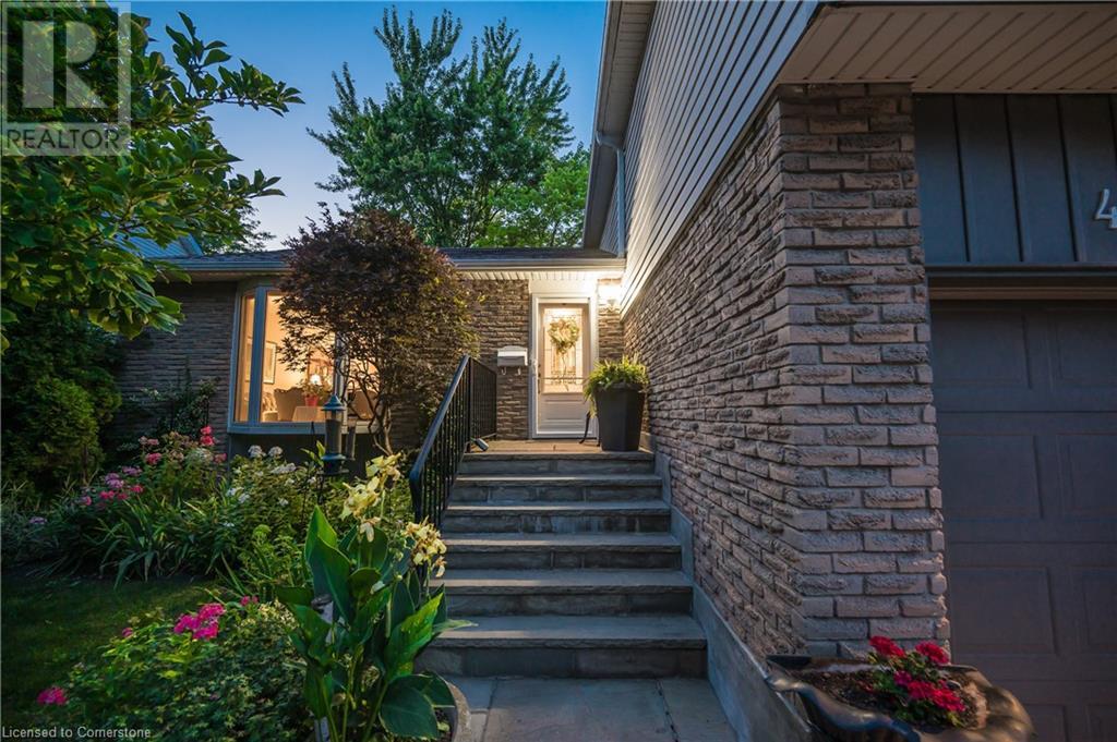 431 Stillmeadow Circle, Waterloo, Ontario  N2L 5M1 - Photo 4 - 40644765