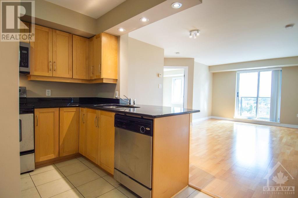 314 CENTRAL PARK DRIVE UNIT#811 Ottawa