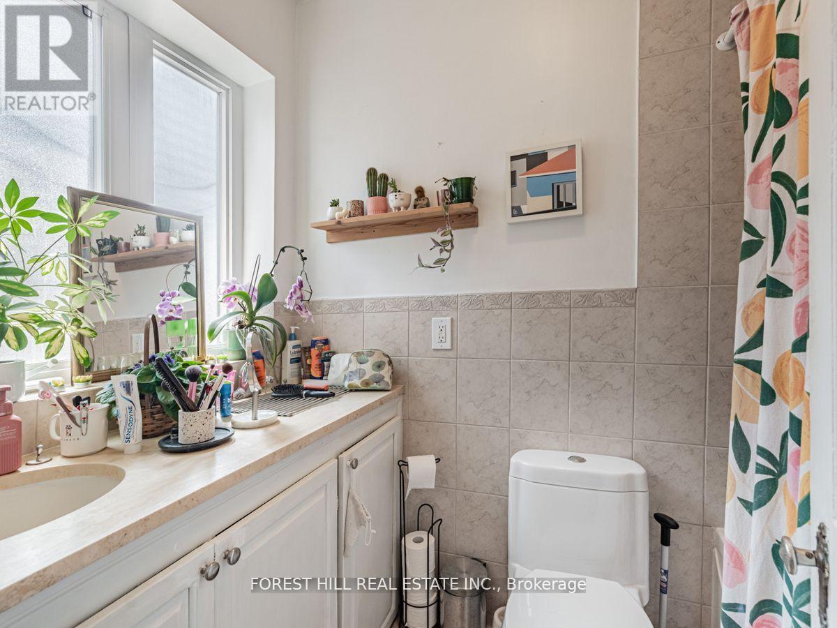 362 Northcliffe Boulevard, Toronto (Oakwood Village), Ontario  M6E 3L1 - Photo 12 - C9377513