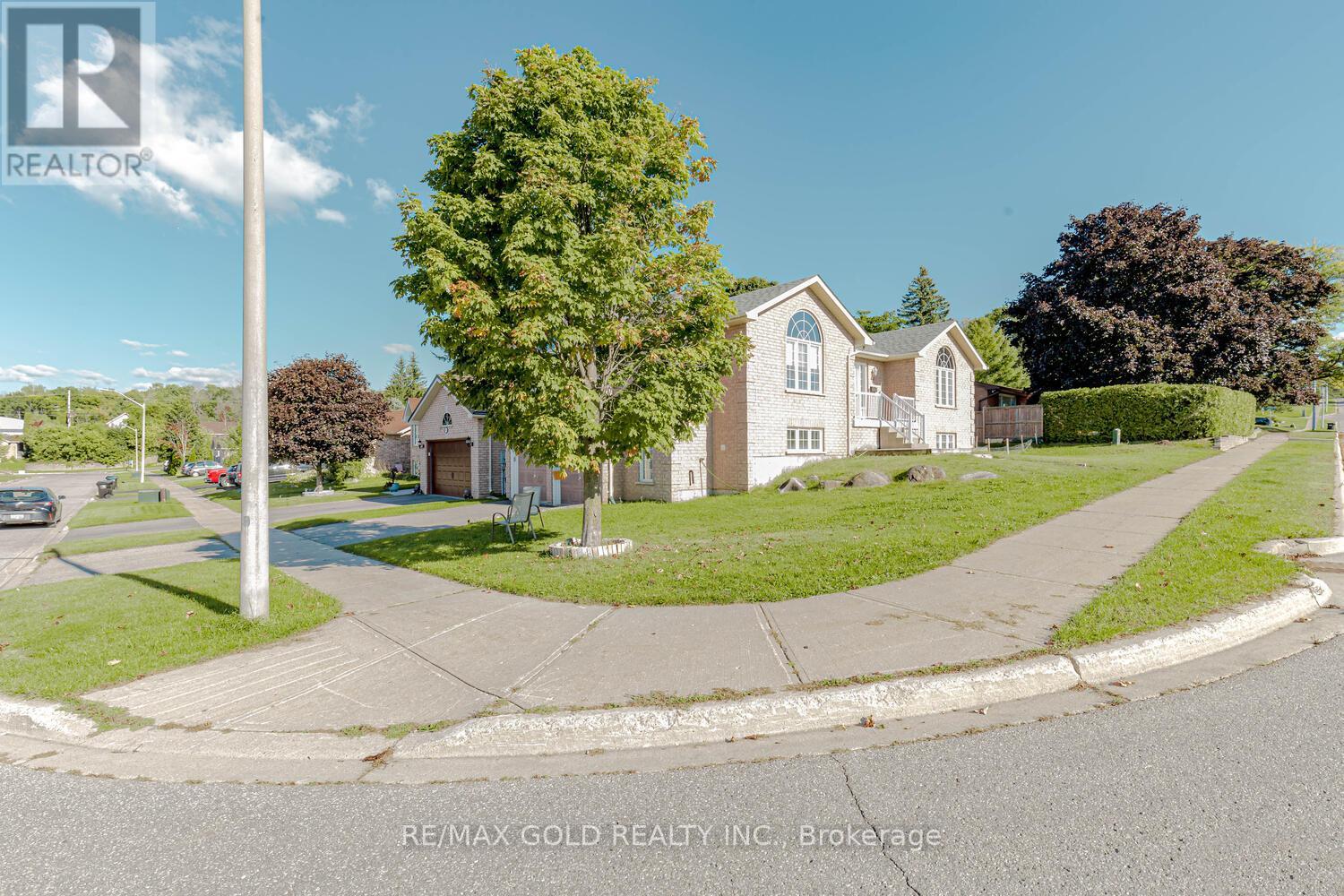 Property at 441 IRWIN STREET image 1
