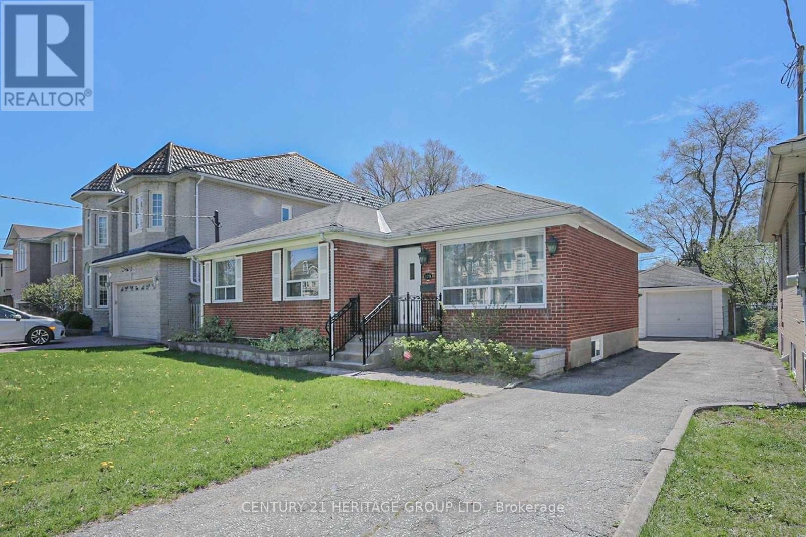 129 MCKEE AVENUE, Toronto, Ontario