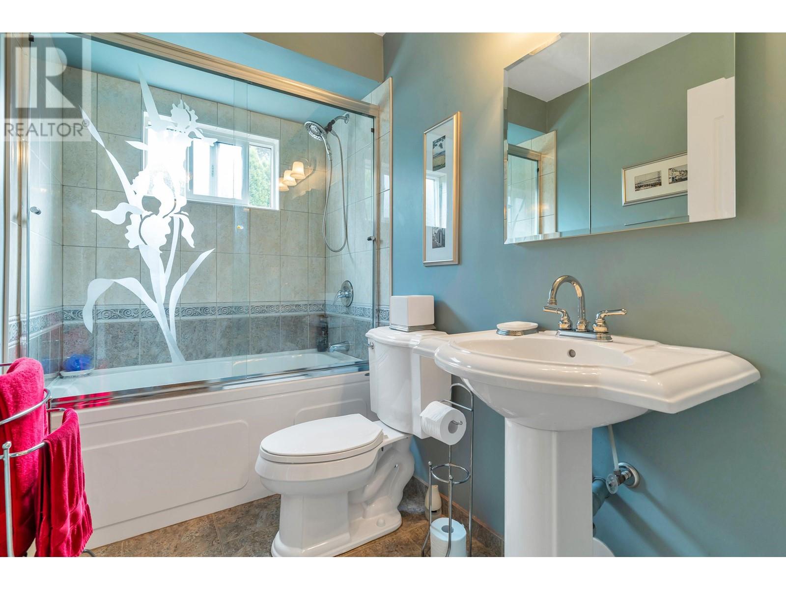 2 Noble Court, Port Moody, British Columbia  V3H 3Z5 - Photo 15 - R2931686