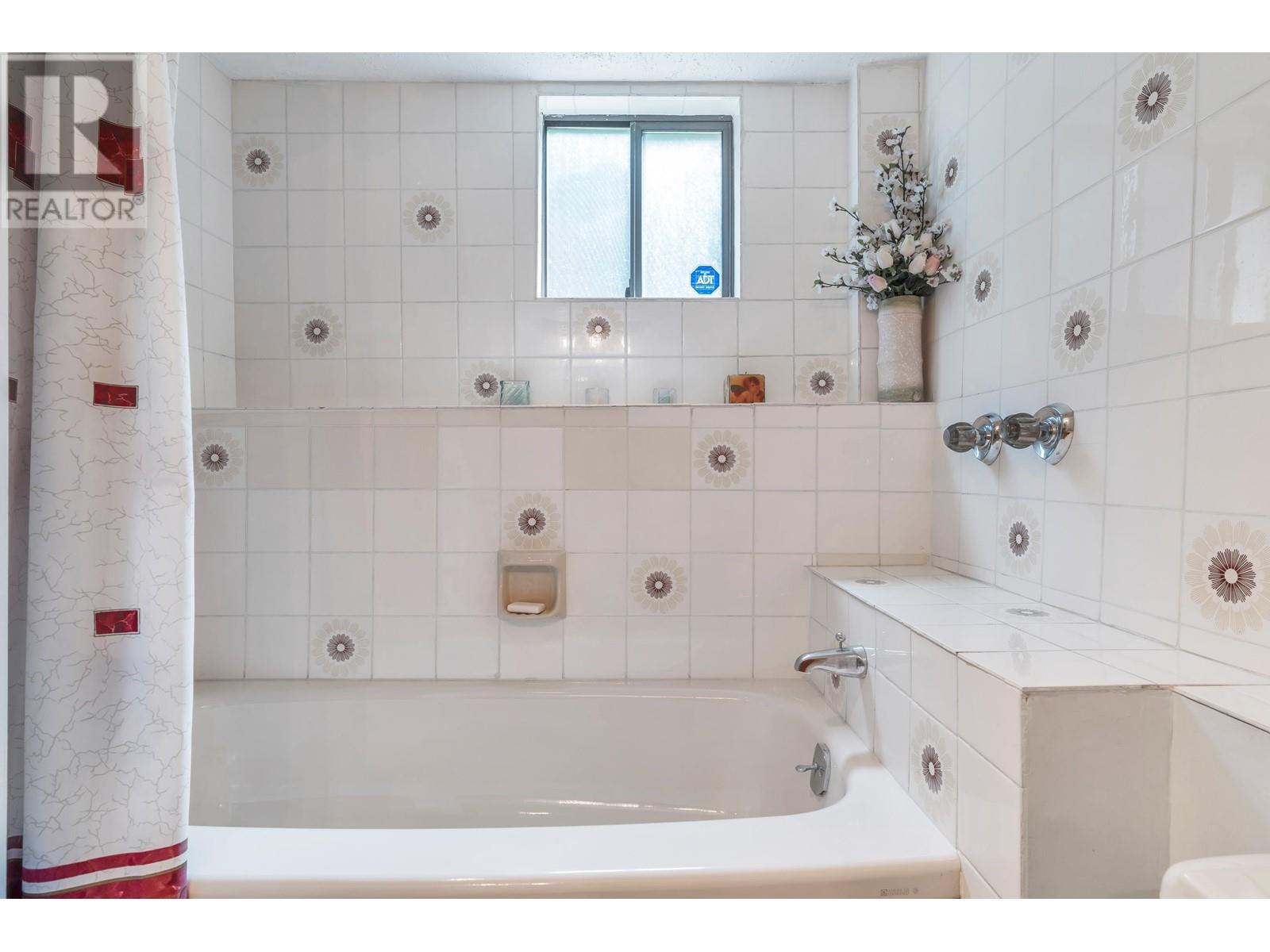 2 Noble Court, Port Moody, British Columbia  V3H 3Z5 - Photo 30 - R2931686
