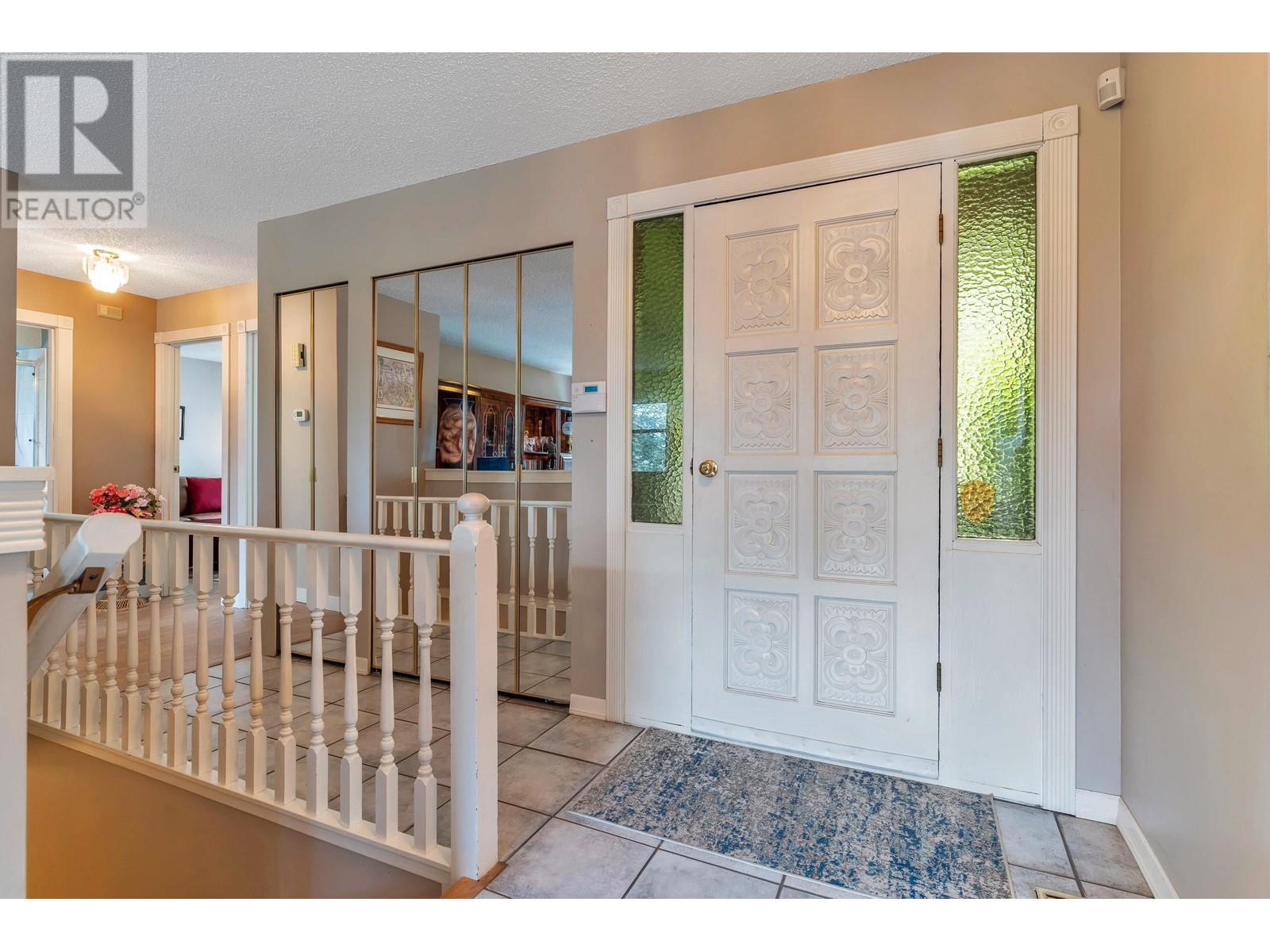 2 Noble Court, Port Moody, British Columbia  V3H 3Z5 - Photo 5 - R2931686