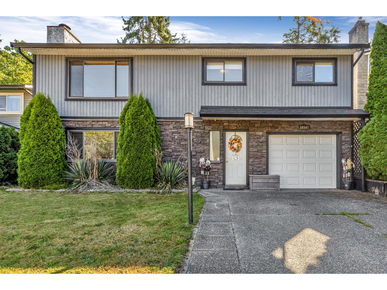 26547 30a Avenue, Langley, British Columbia  V4W 3C9 - Photo 1 - R2930806