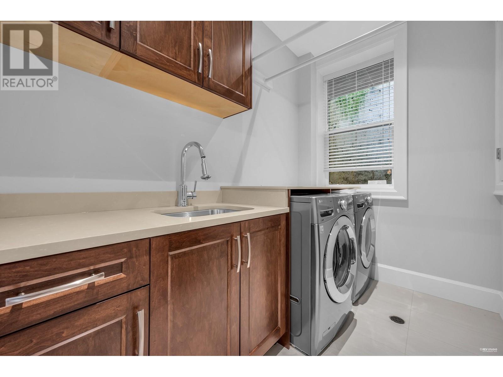 6680 Winch Street, Burnaby, British Columbia  V5B 2L6 - Photo 29 - R2931745