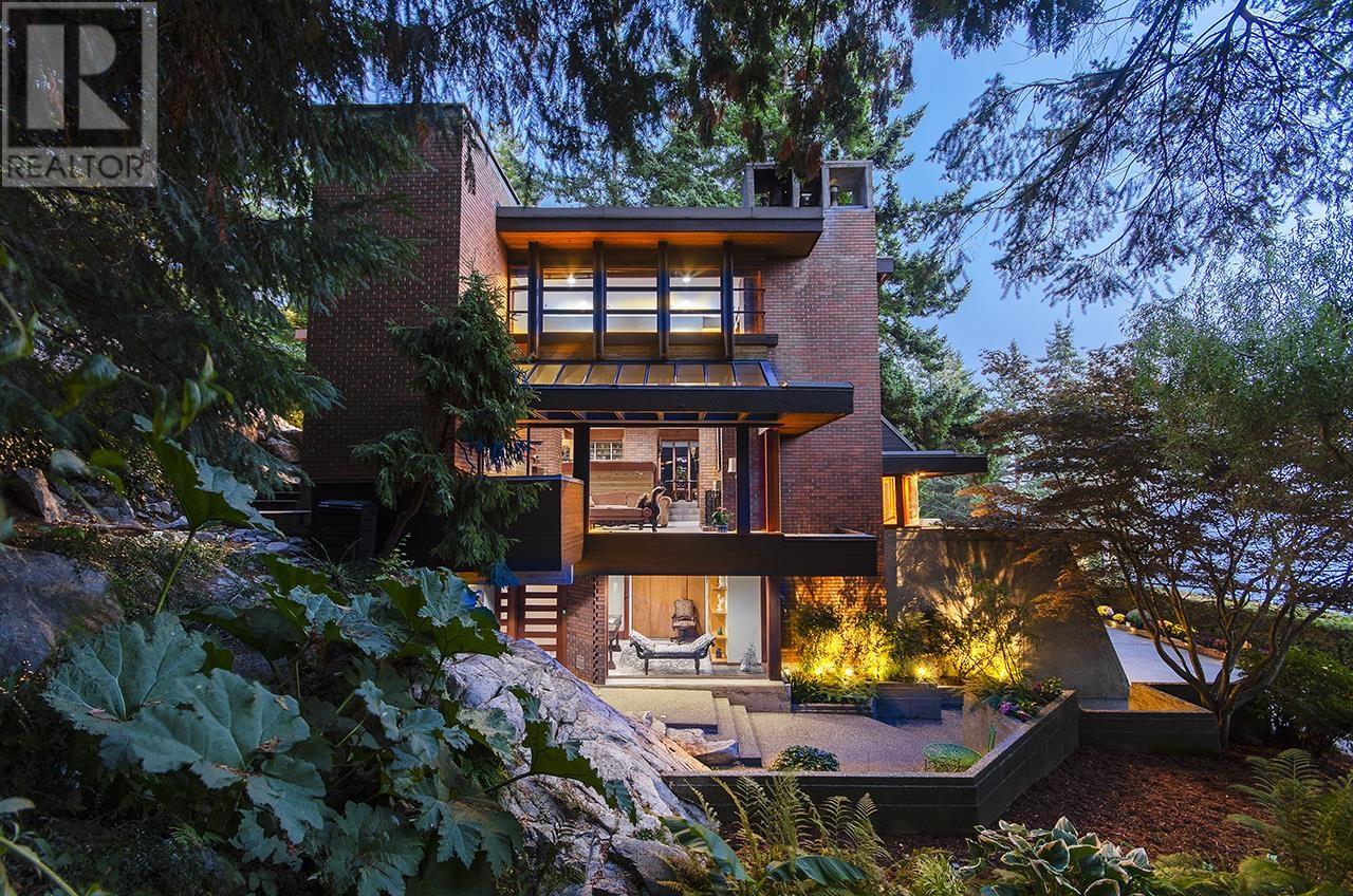 4651 Marine Drive, West Vancouver, British Columbia  V7W 2P1 - Photo 2 - R2931839