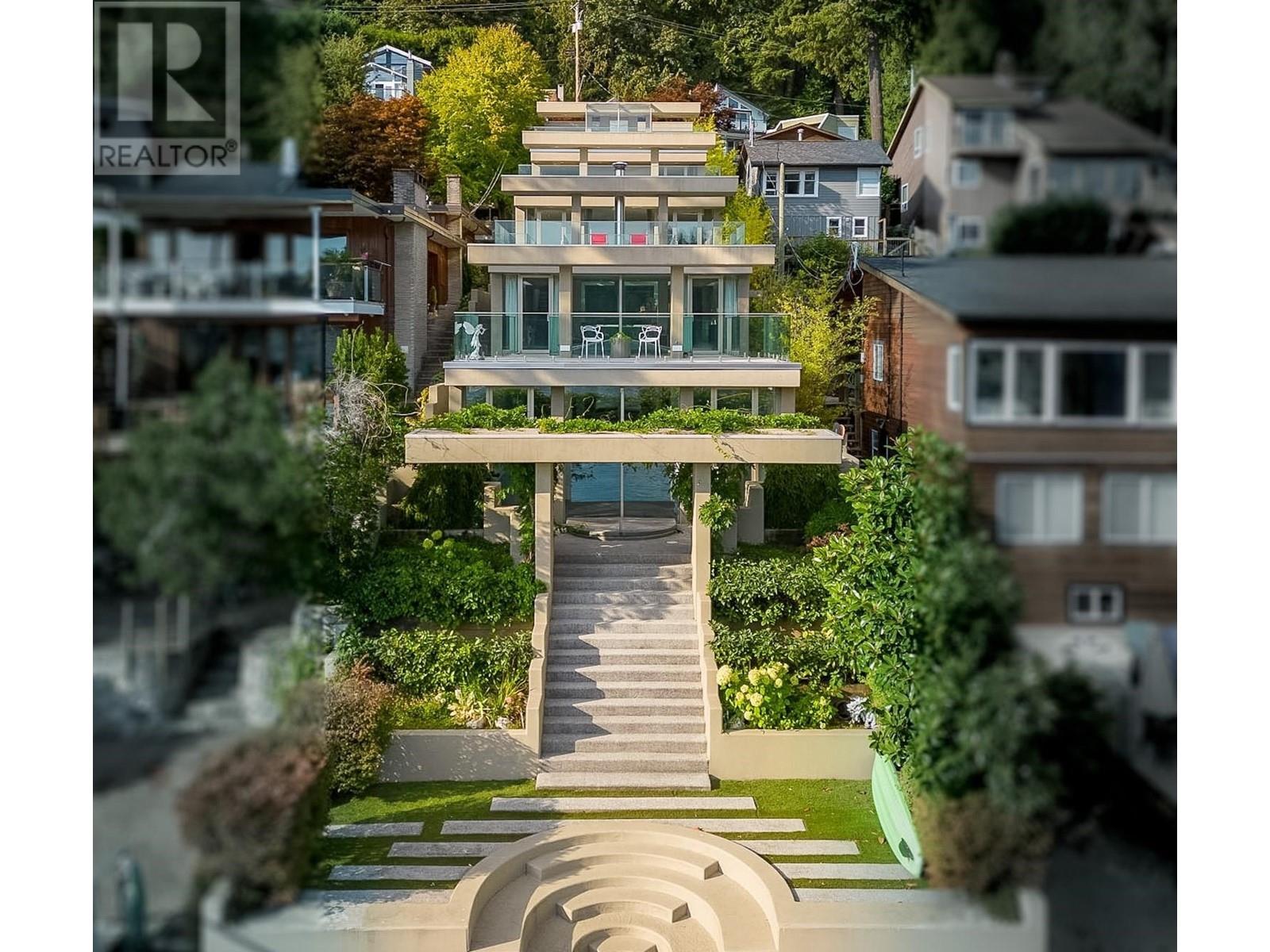 2724 PANORAMA DRIVE, north vancouver, British Columbia V7G1V6