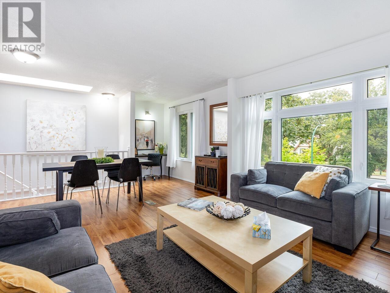 Listing Picture 26 of 40 : 3706 W KING EDWARD AVENUE, Vancouver / 溫哥華 - 魯藝地產 Yvonne Lu Group - MLS Medallion Club Member