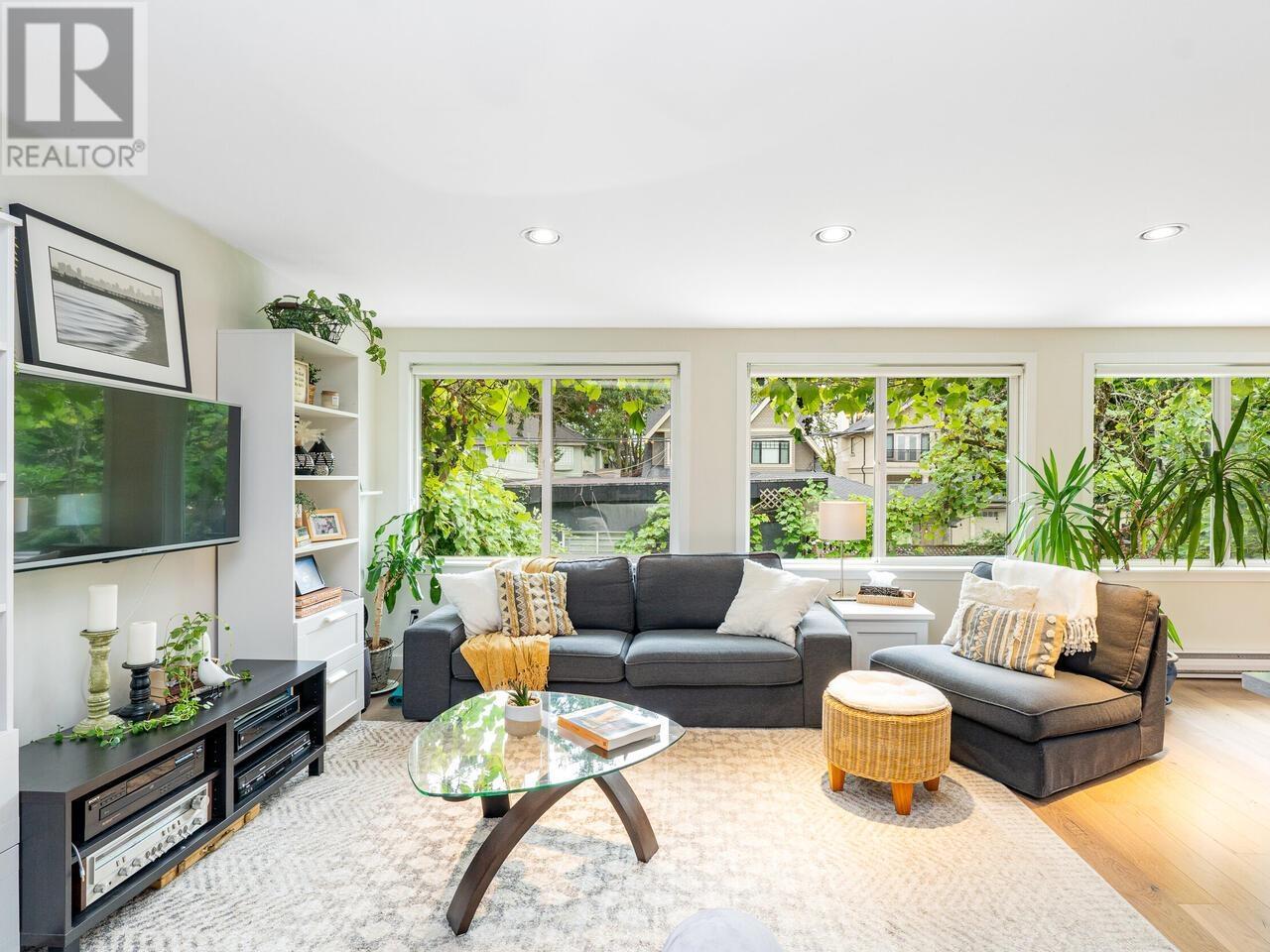 Listing Picture 15 of 40 : 3706 W KING EDWARD AVENUE, Vancouver / 溫哥華 - 魯藝地產 Yvonne Lu Group - MLS Medallion Club Member