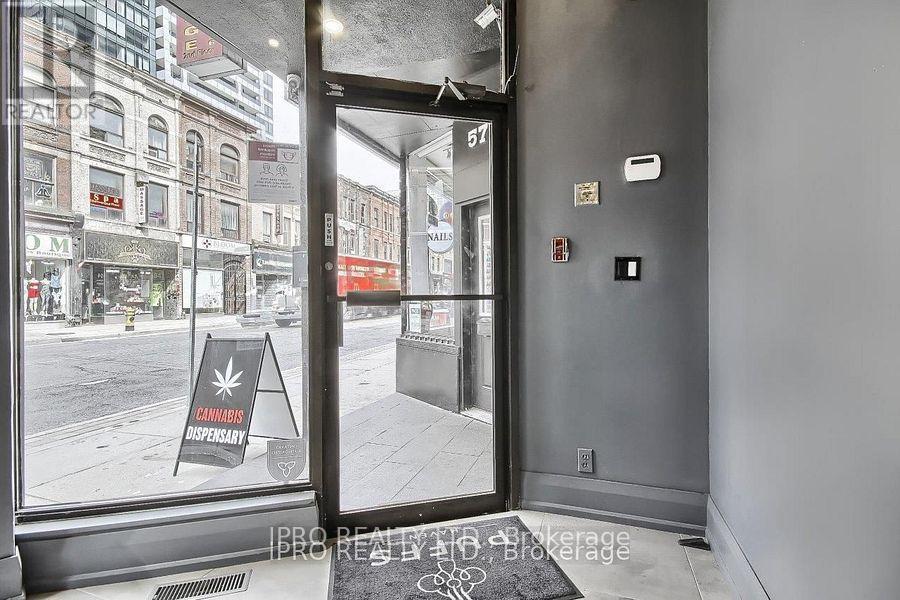 Property at 569 YONGE STREET image 2