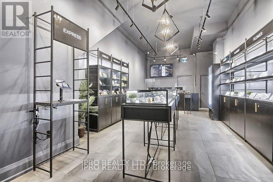Property at 569 YONGE STREET image 4