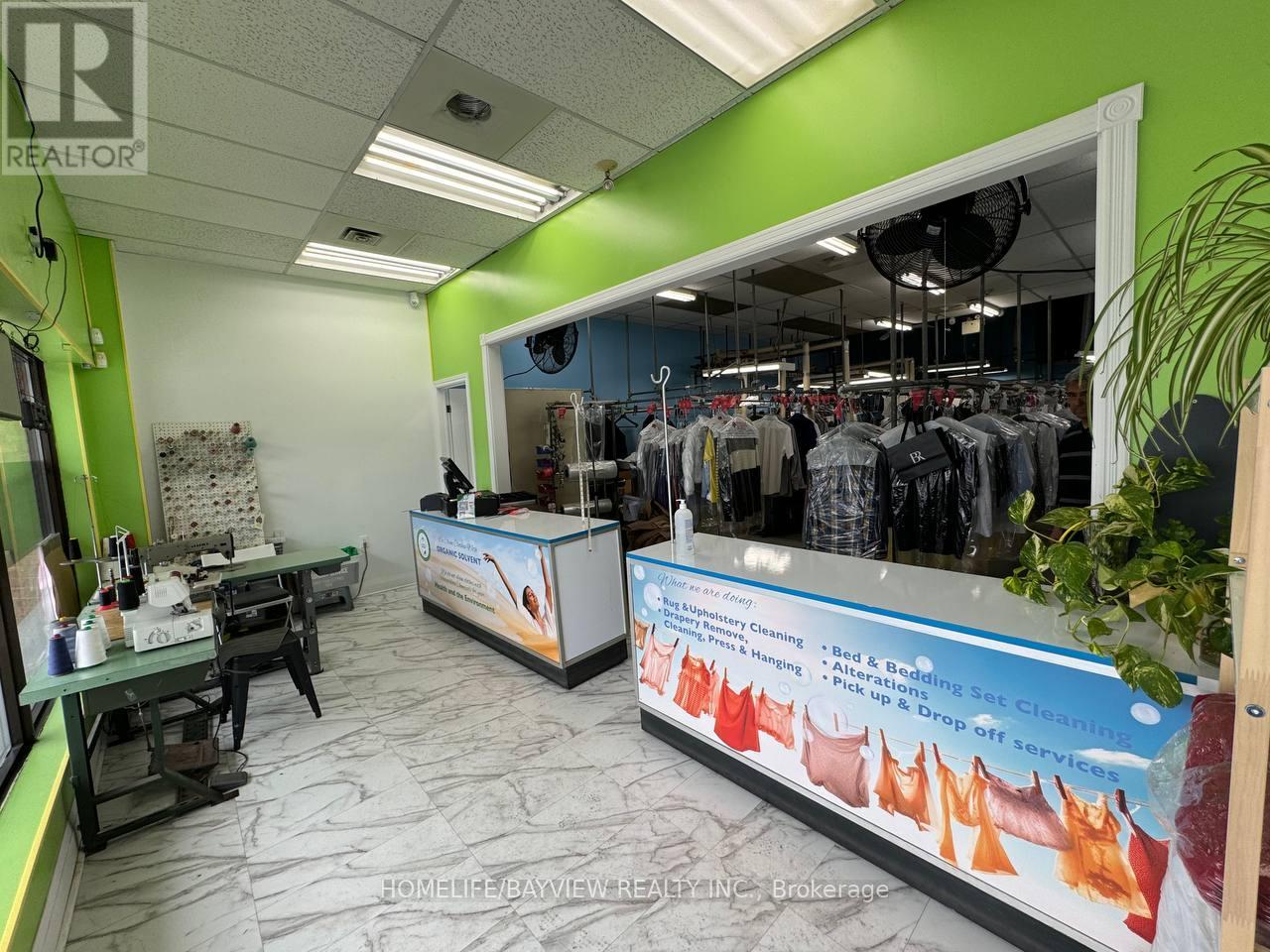 Property at 8 - 9625 YONGE STREET N image 3