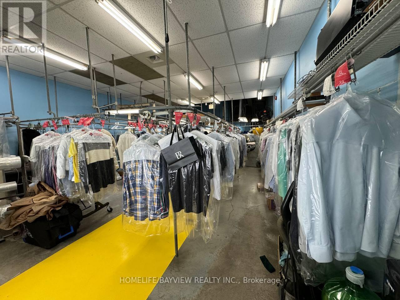 Property at 8 - 9625 YONGE STREET N image 4