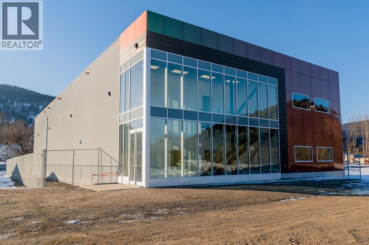 1837 Shuswap Avenue, lumby, British Columbia