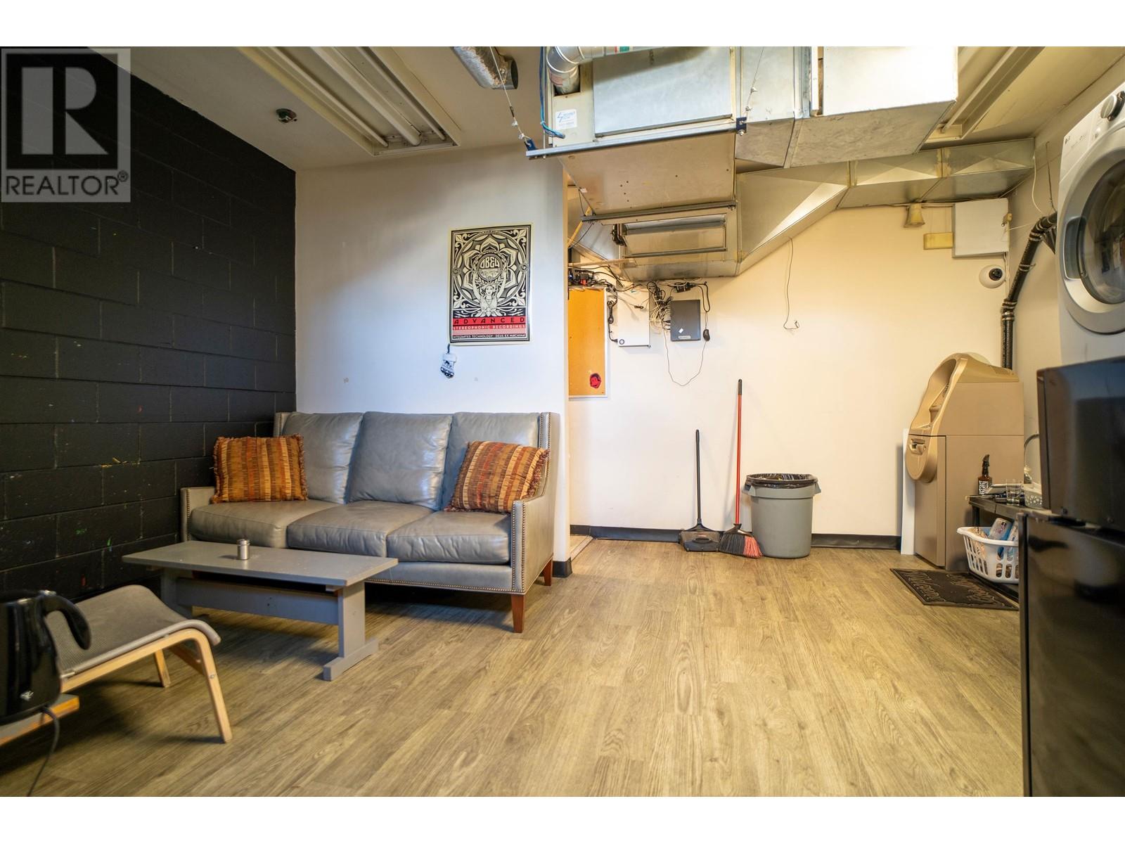 2871 W Broadway, Vancouver, British Columbia  V6K 2G6 - Photo 12 - C8063389