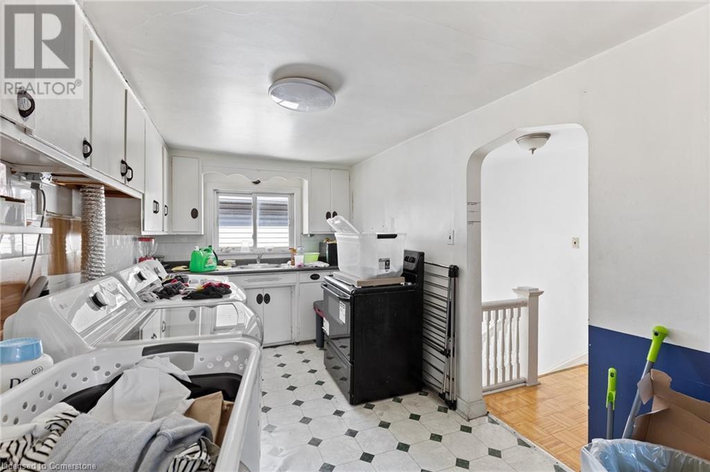 978 University Avenue W, Windsor, Ontario  N9A 5S2 - Photo 24 - 40652629