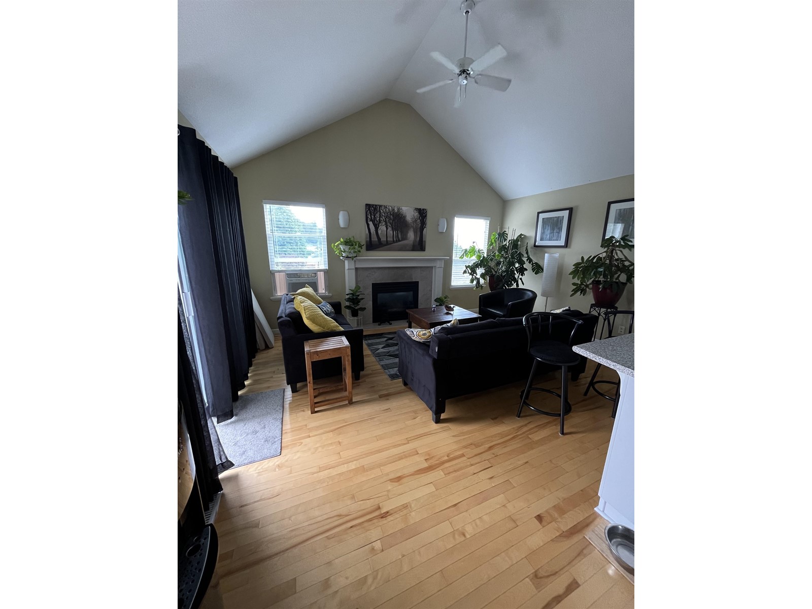 Property at 8381 CASSELMAN CRESCENT image 4