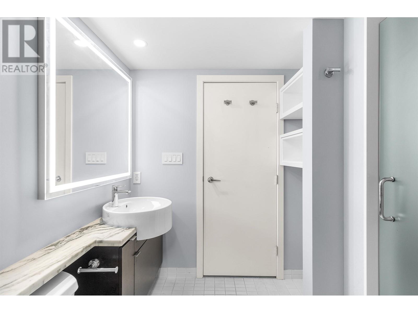 Listing Picture 15 of 26 : 602 1055 HOMER STREET, Vancouver / 溫哥華 - 魯藝地產 Yvonne Lu Group - MLS Medallion Club Member