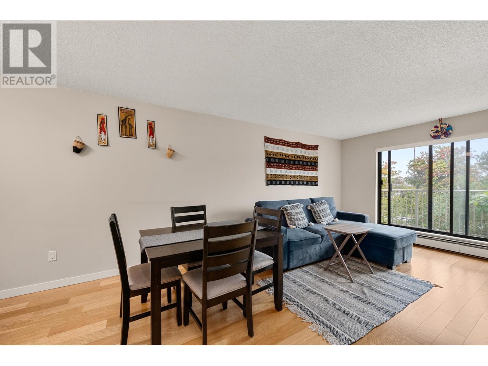 Listing Picture 8 of 28 : 301 8500 LANSDOWNE ROAD, Richmond / 烈治文 - 魯藝地產 Yvonne Lu Group - MLS Medallion Club Member