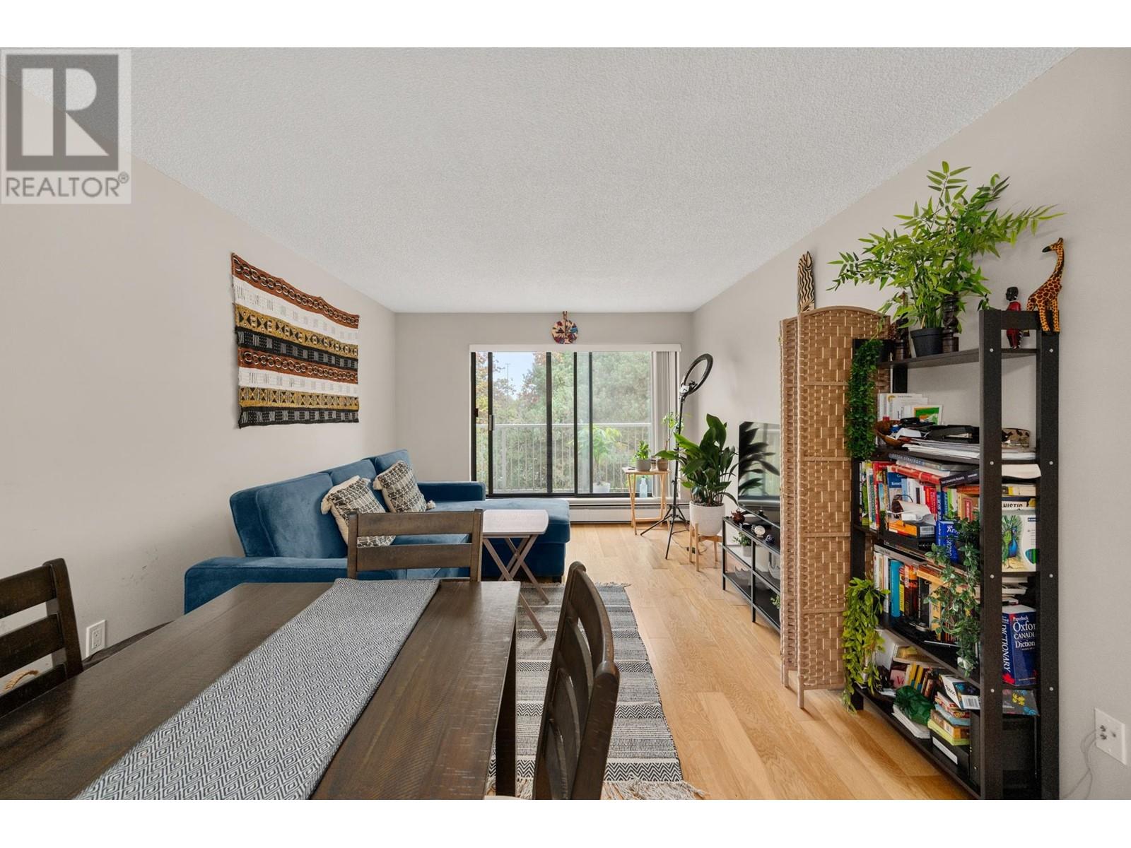 Listing Picture 9 of 28 : 301 8500 LANSDOWNE ROAD, Richmond / 烈治文 - 魯藝地產 Yvonne Lu Group - MLS Medallion Club Member