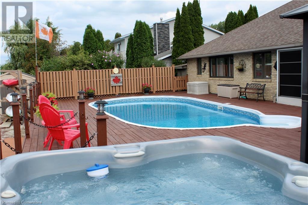811 Rivait Drive, Lighthouse Cove, Ontario  N0P 2L0 - Photo 1 - 40656963