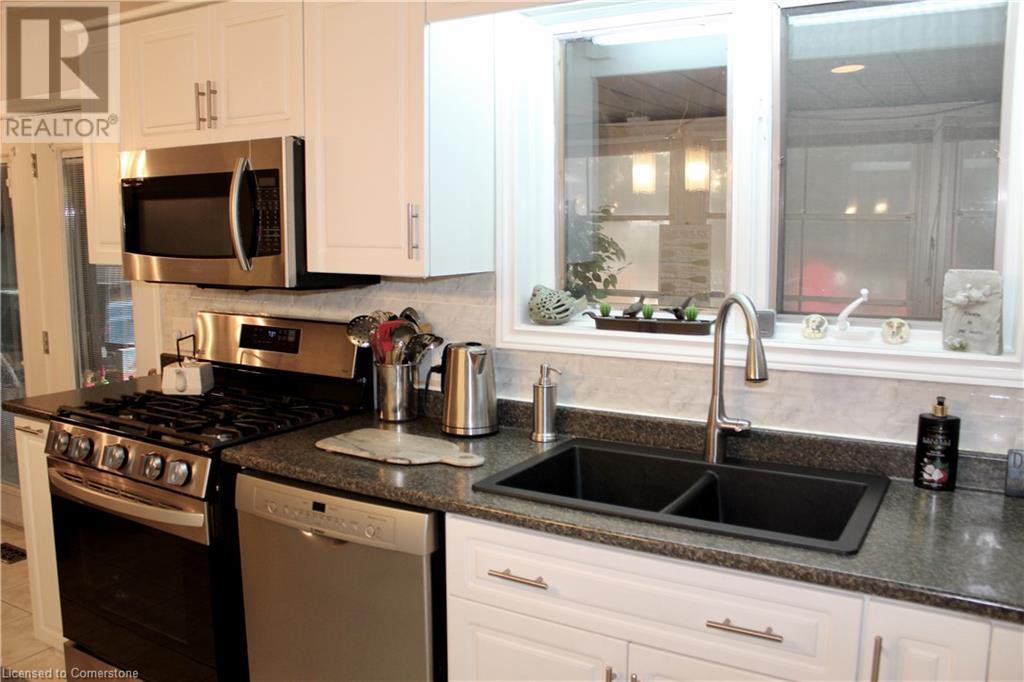 811 Rivait Drive, Lighthouse Cove, Ontario  N0P 2L0 - Photo 17 - 40656963