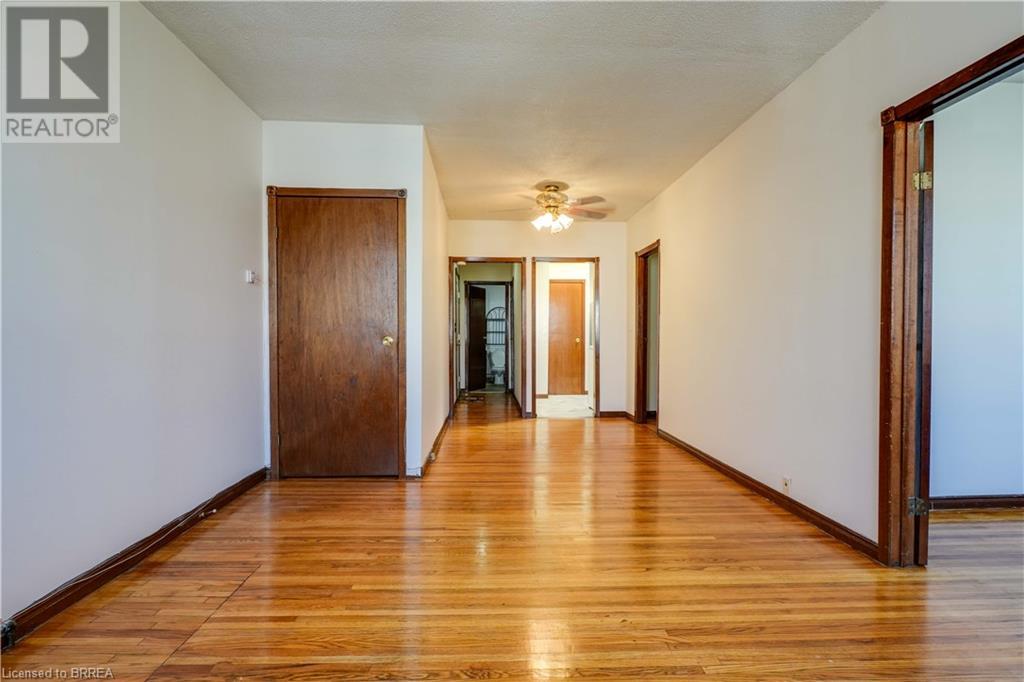 50-52 Grand River Street N, Paris, Ontario N3L 2M2 - Photo 21 - 40656243