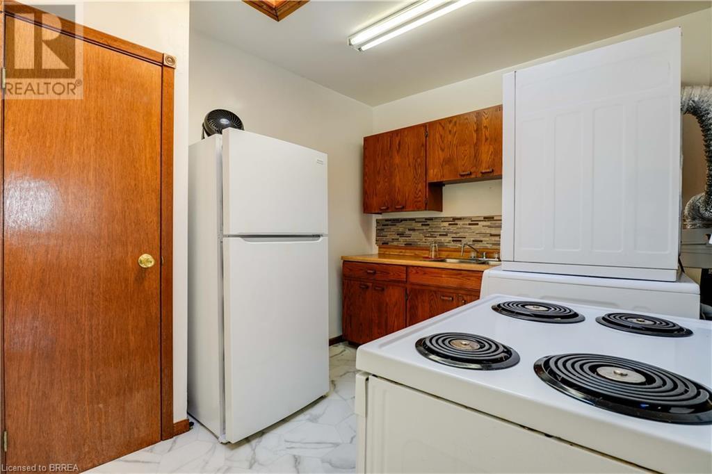 50-52 Grand River Street N, Paris, Ontario N3L 2M2 - Photo 22 - 40656243