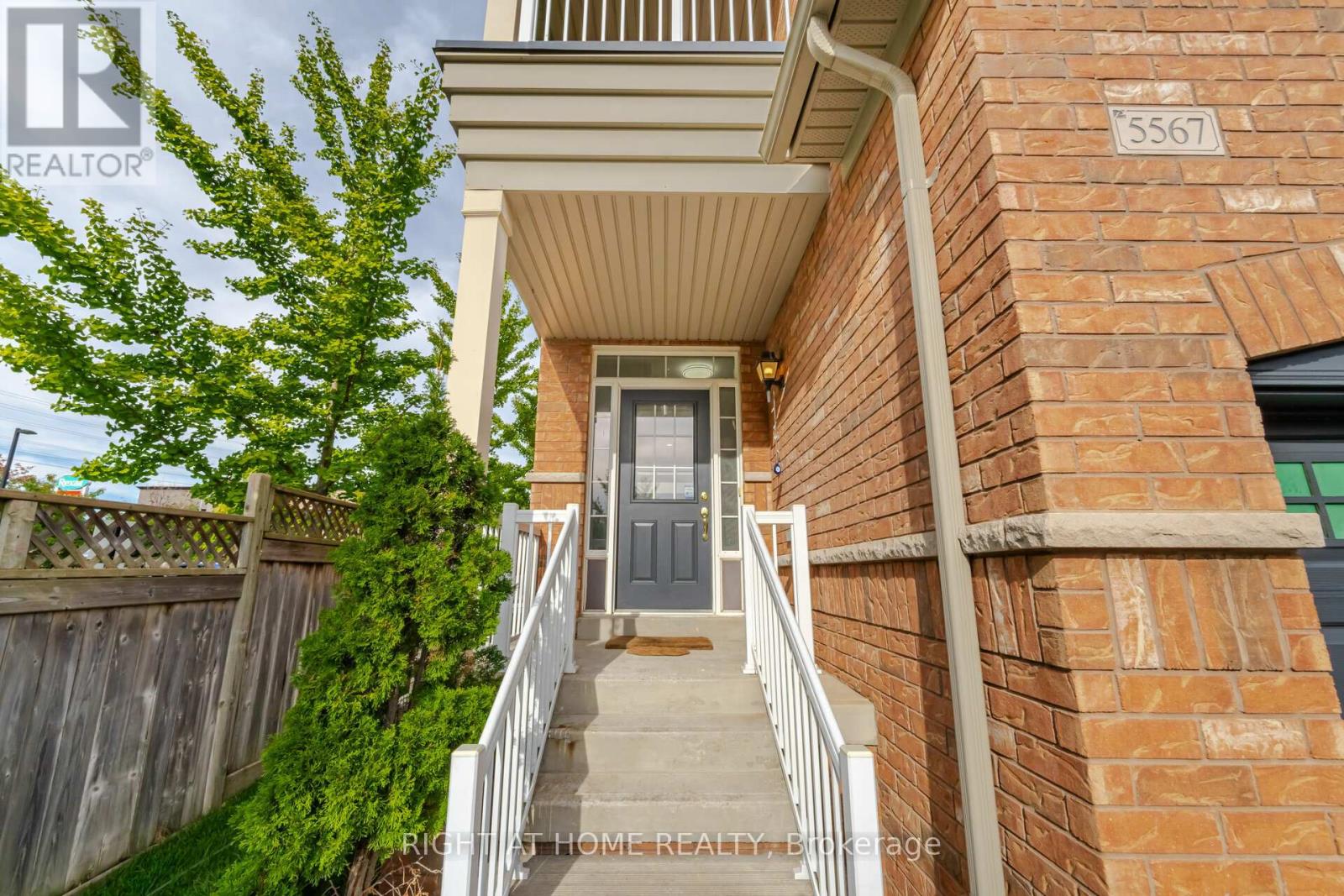 5567 Bonnie Street, Mississauga, Ontario  L5M 0N7 - Photo 3 - W9379683