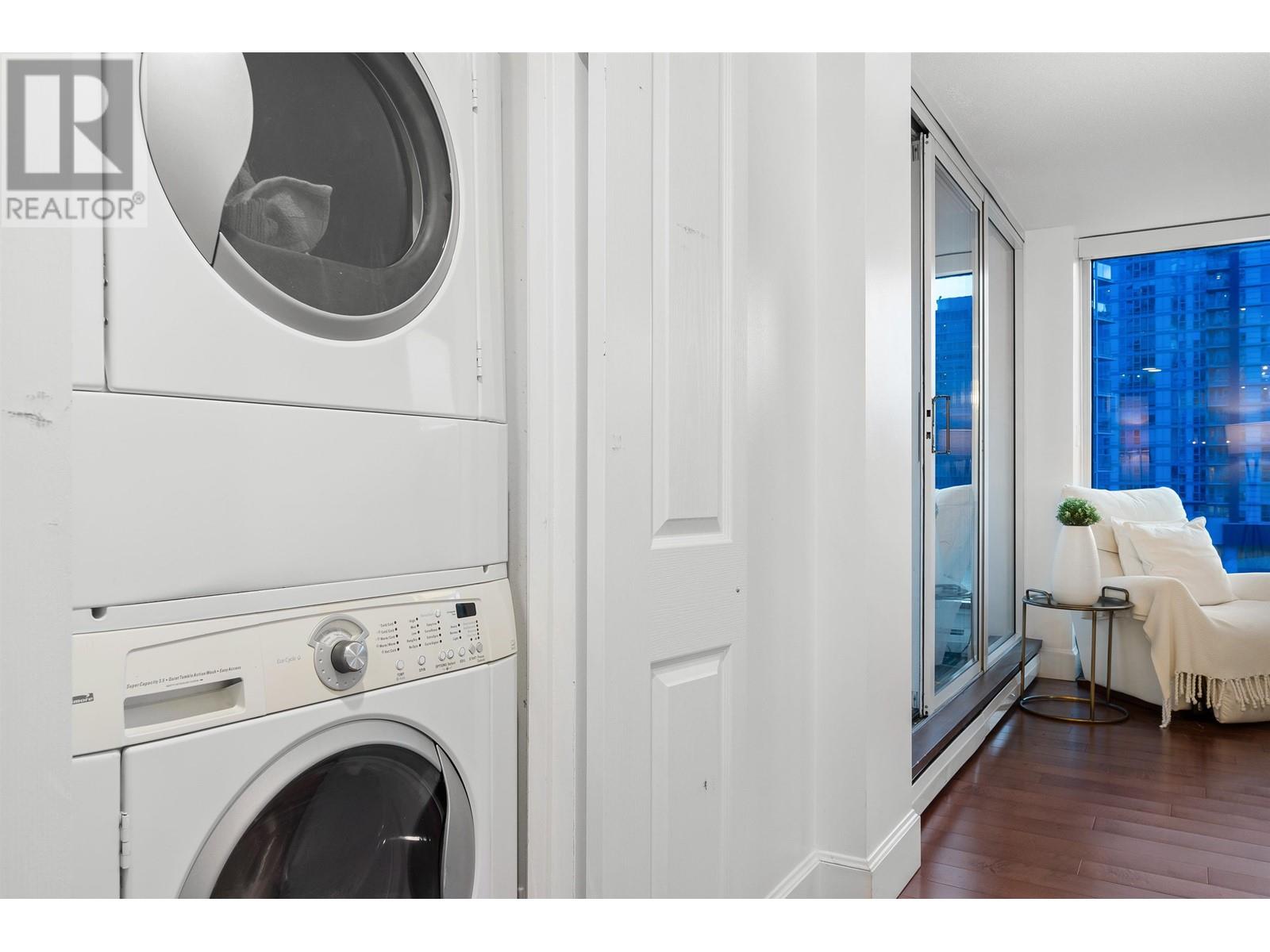 Listing Picture 10 of 31 : 904 183 KEEFER PLACE STREET, Vancouver / 溫哥華 - 魯藝地產 Yvonne Lu Group - MLS Medallion Club Member